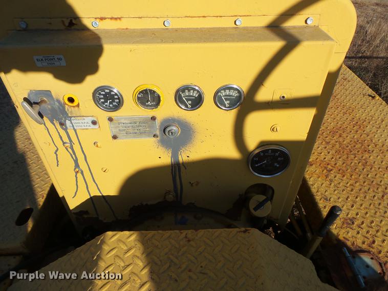 image for item DV9511 Blaw Knox PF180H paver