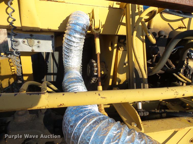 image for item DV9511 Blaw Knox PF180H paver