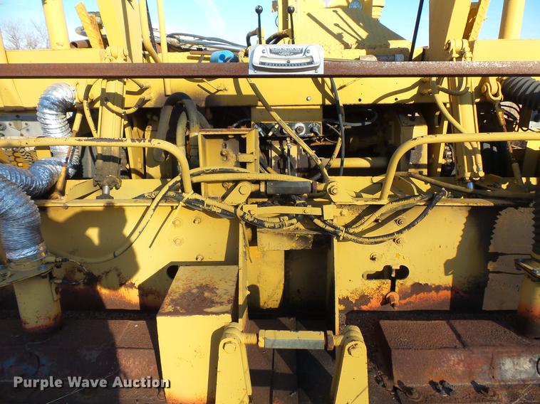 image for item DV9511 Blaw Knox PF180H paver