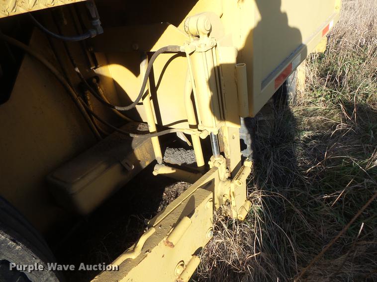 image for item DV9511 Blaw Knox PF180H paver