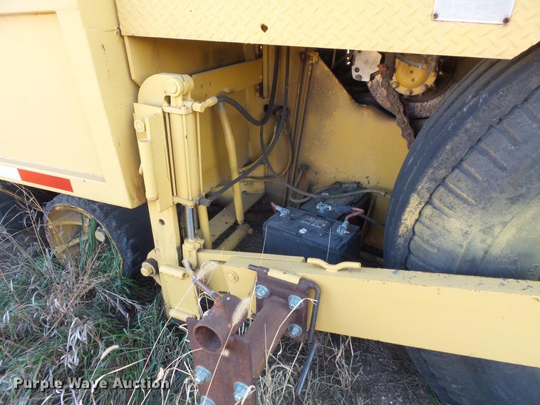 image for item DV9511 Blaw Knox PF180H paver