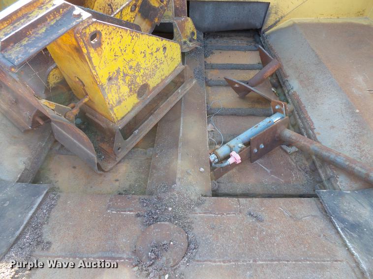 image for item DV9511 Blaw Knox PF180H paver