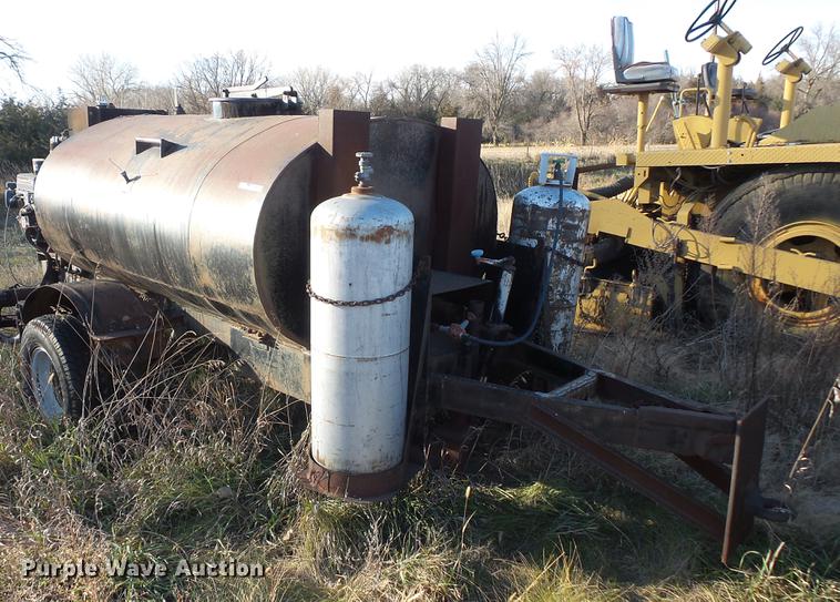 image for item DV9512 (3) tar pot trailers