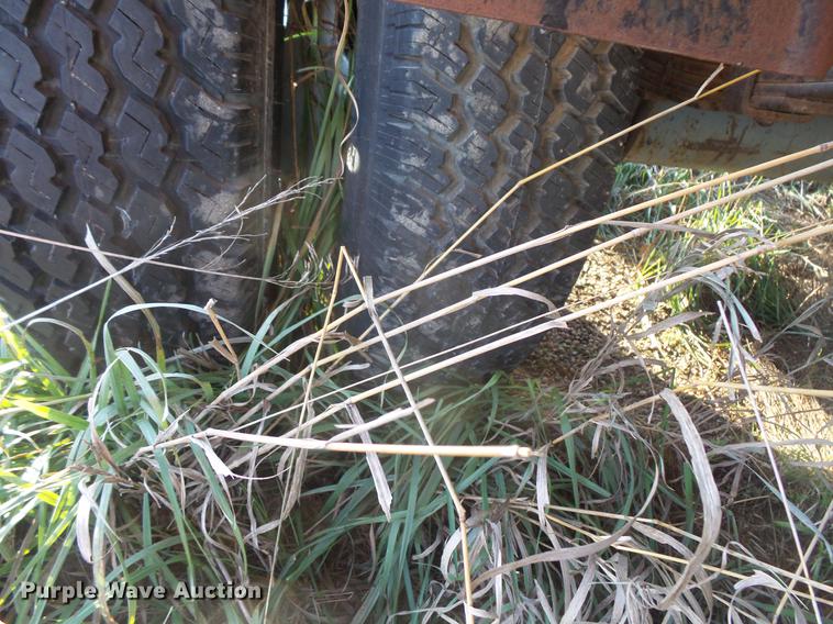 image for item DV9512 (3) tar pot trailers