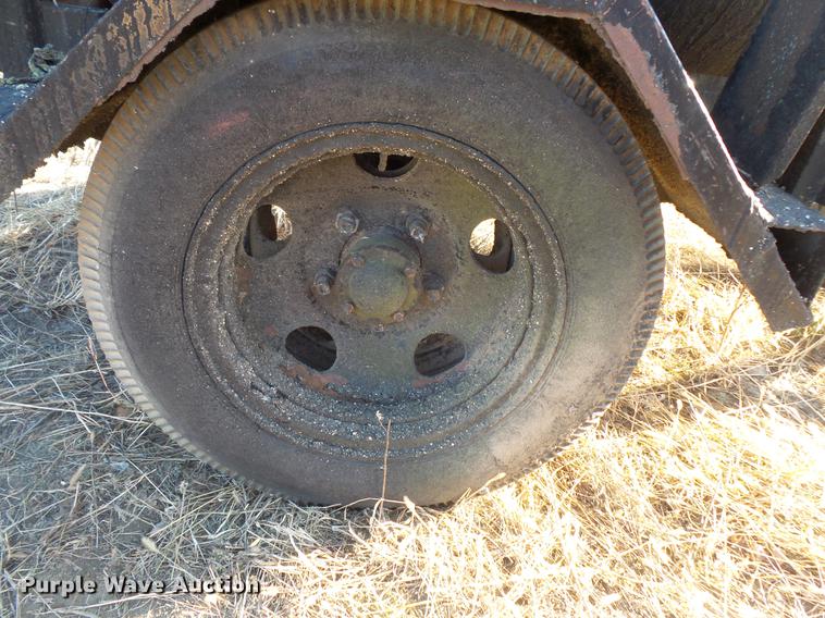 image for item DV9512 (3) tar pot trailers