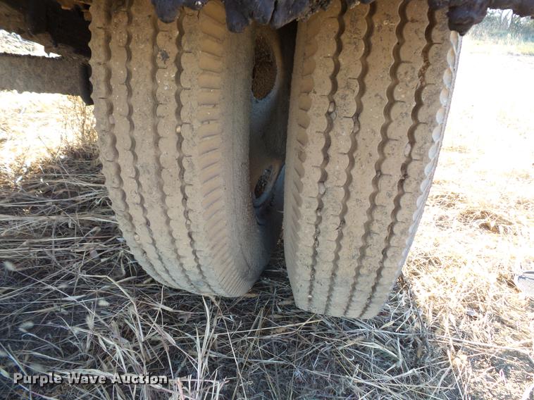 image for item DV9512 (3) tar pot trailers