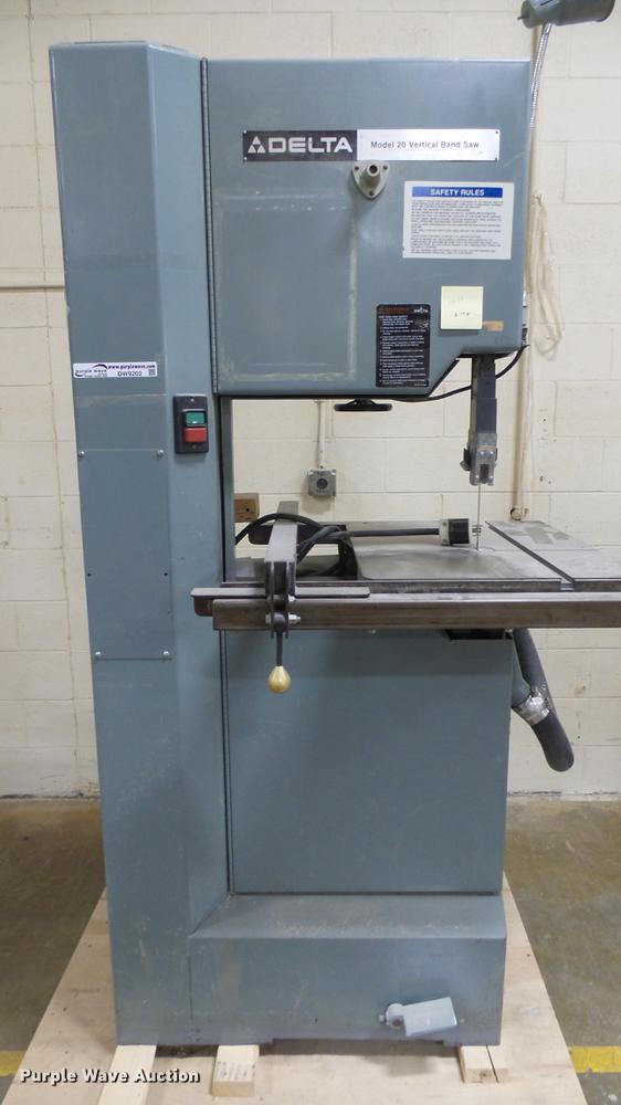 Delta 20 vertical bandsaw in Hutchinson, KS | Item DW9202 sold | Purple