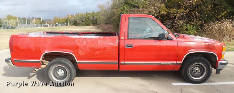image for item DW9247 1994 Chevrolet 1500 pickup truck