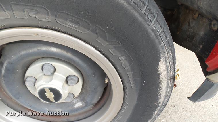 image for item DW9247 1994 Chevrolet 1500 pickup truck