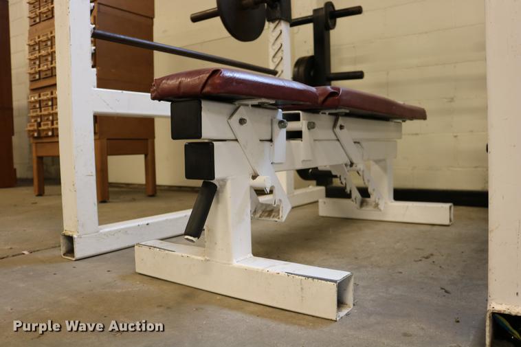 image for item DW9964 Weight room equipment