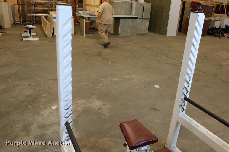 image for item DW9965 Weight room equipment