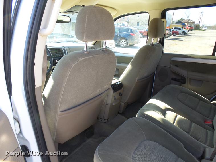 image for item DX9262 2003 Ford Explorer XLT SUV