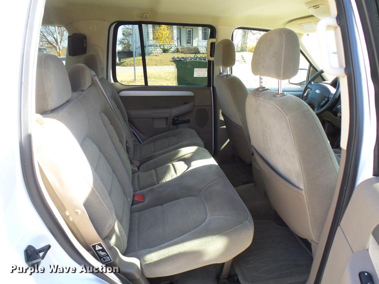 image for item DX9262 2003 Ford Explorer XLT SUV