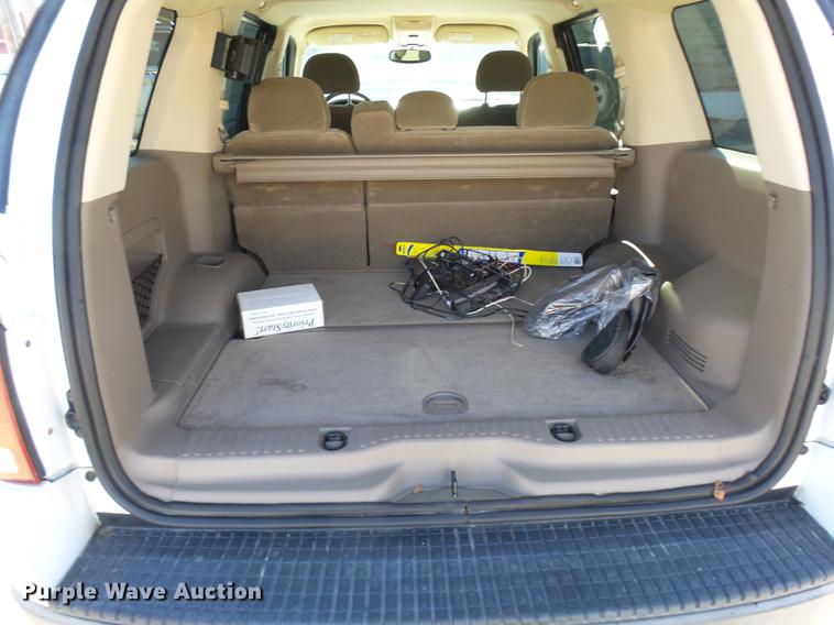 image for item DX9262 2003 Ford Explorer XLT SUV