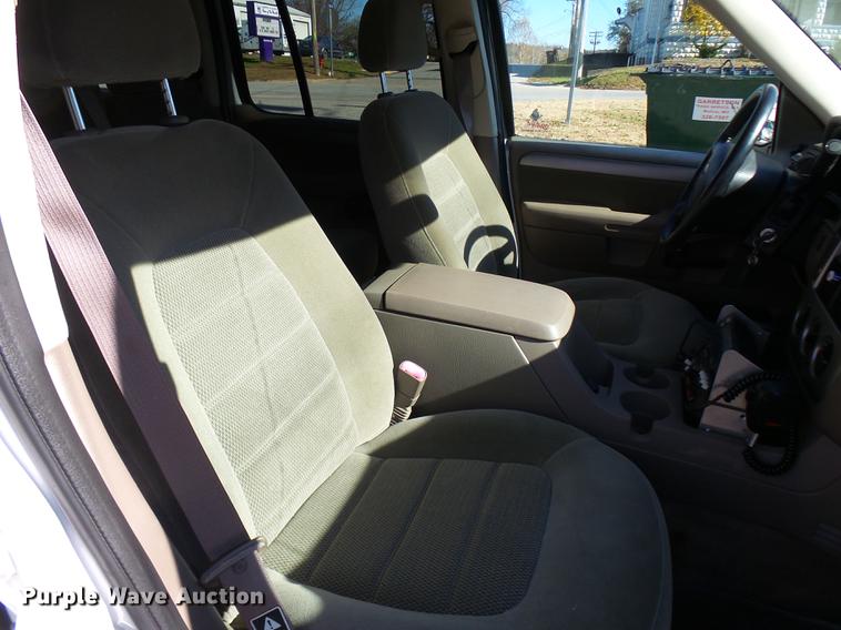 image for item DX9262 2003 Ford Explorer XLT SUV