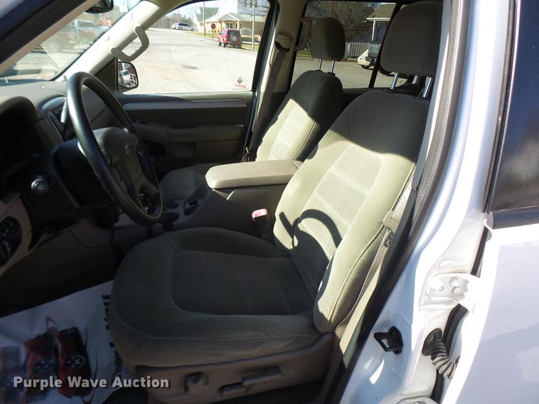 image for item DX9262 2003 Ford Explorer XLT SUV