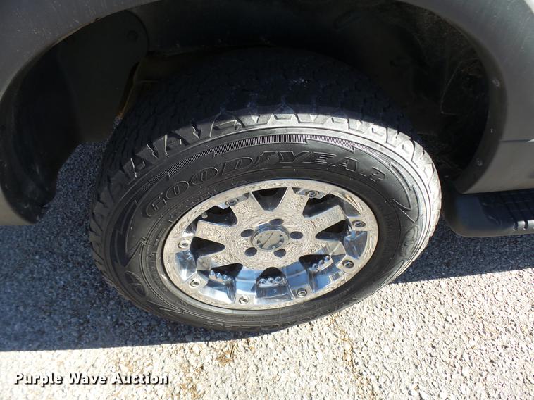 image for item DX9262 2003 Ford Explorer XLT SUV