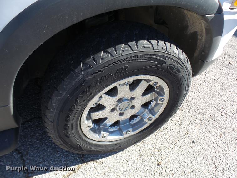 image for item DX9262 2003 Ford Explorer XLT SUV