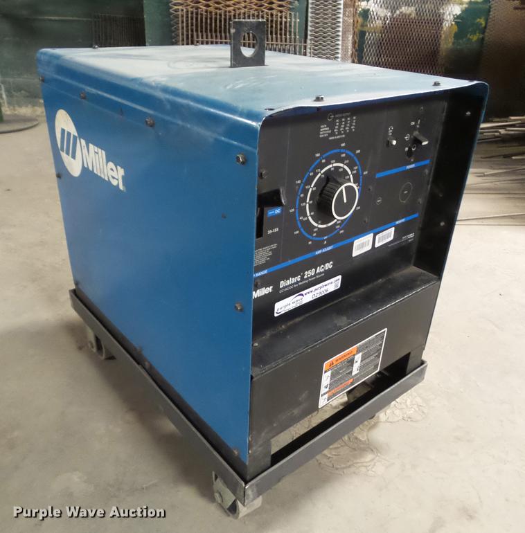 image for item DZ9006 Miller Dialarc 250 AC/DC welder
