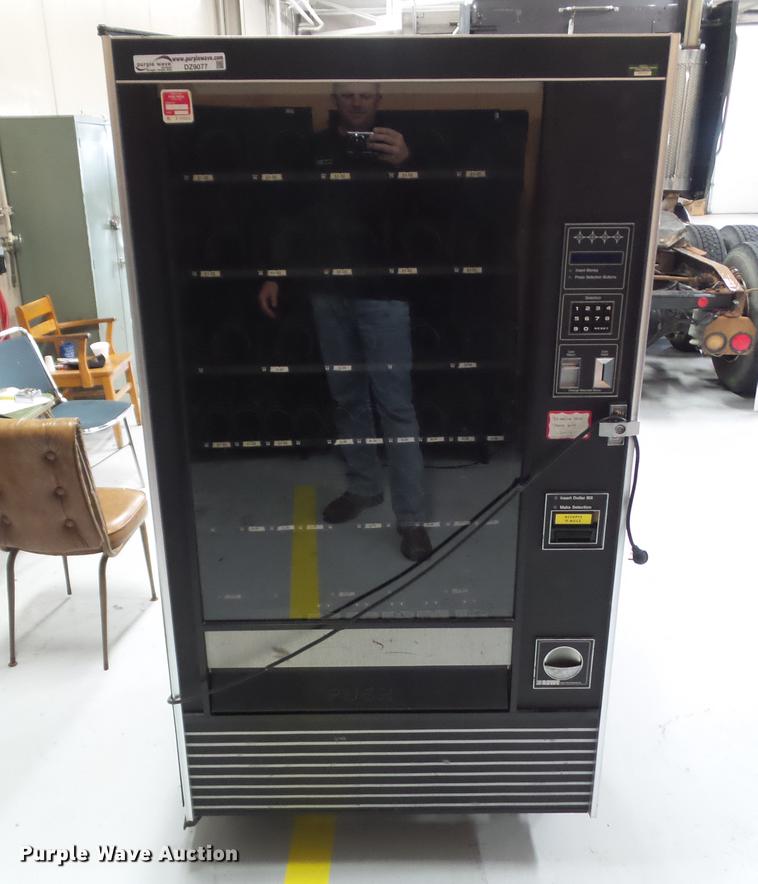 image for item DZ9077 Rowe International vending machine