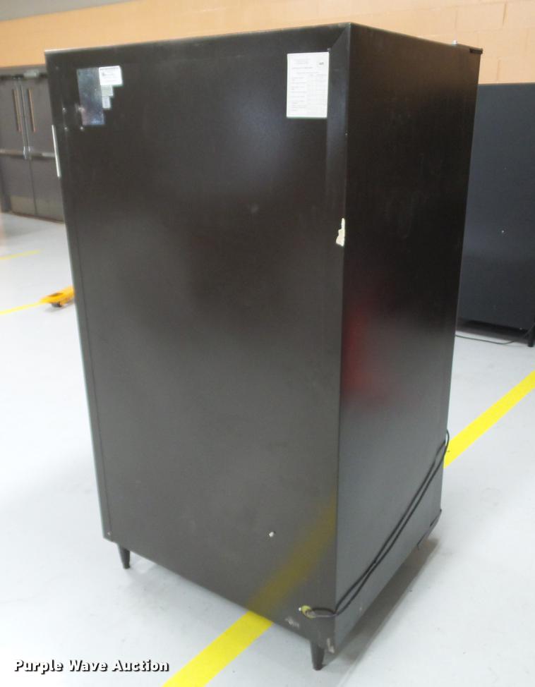 image for item DZ9077 Rowe International vending machine