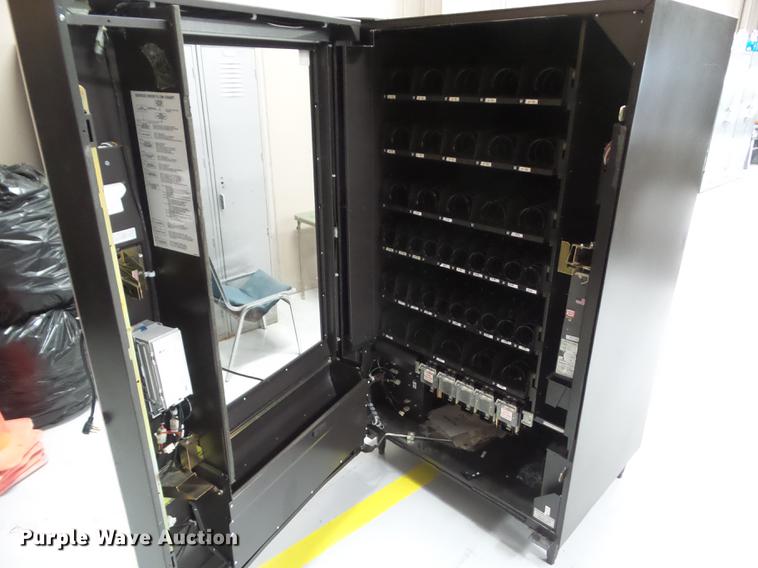 image for item DZ9077 Rowe International vending machine