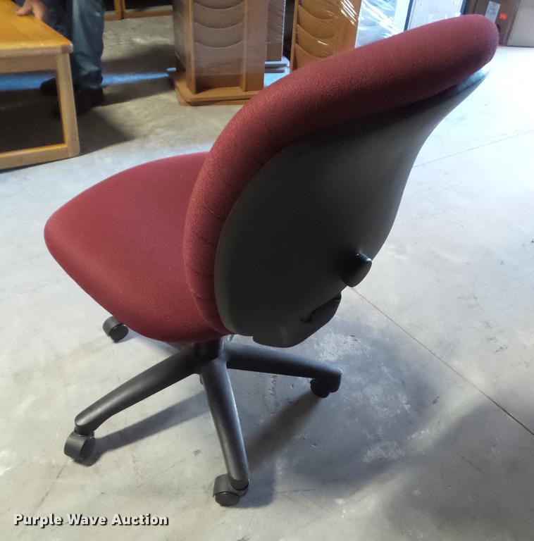 image for item DZ9084 (18) Hon office chairs