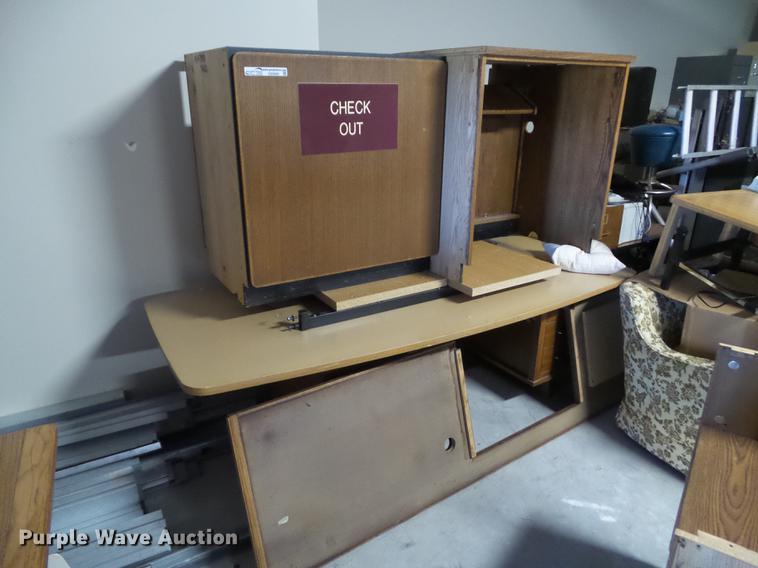 image for item DZ9095 L-shaped circulation desk