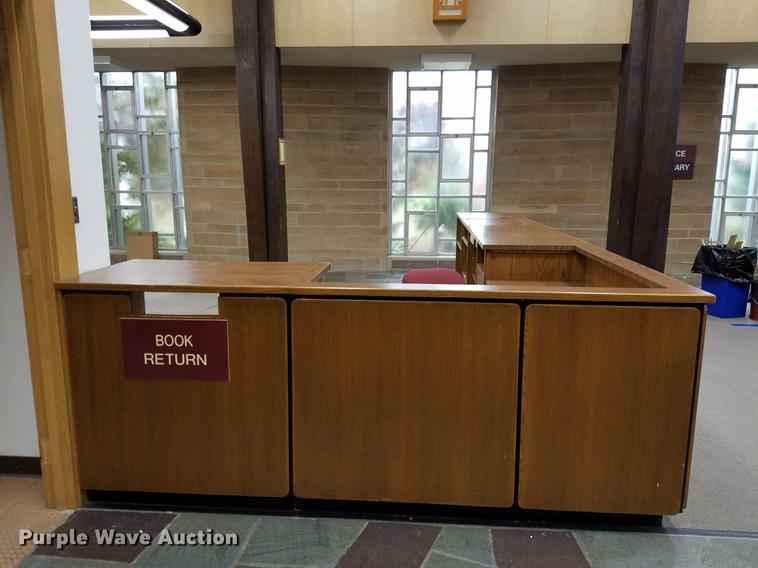 image for item DZ9095 L-shaped circulation desk