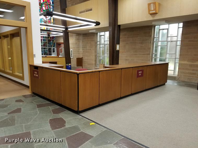 image for item DZ9095 L-shaped circulation desk