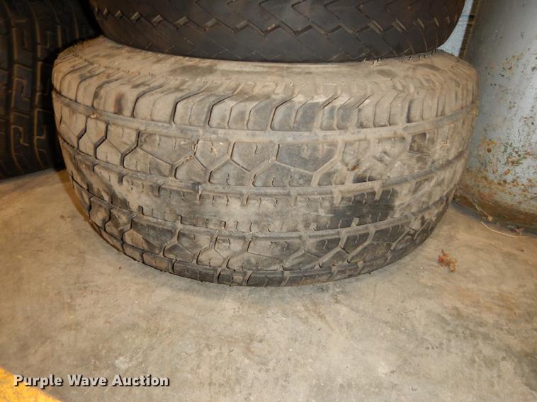 image for item EC9770 (11) tires