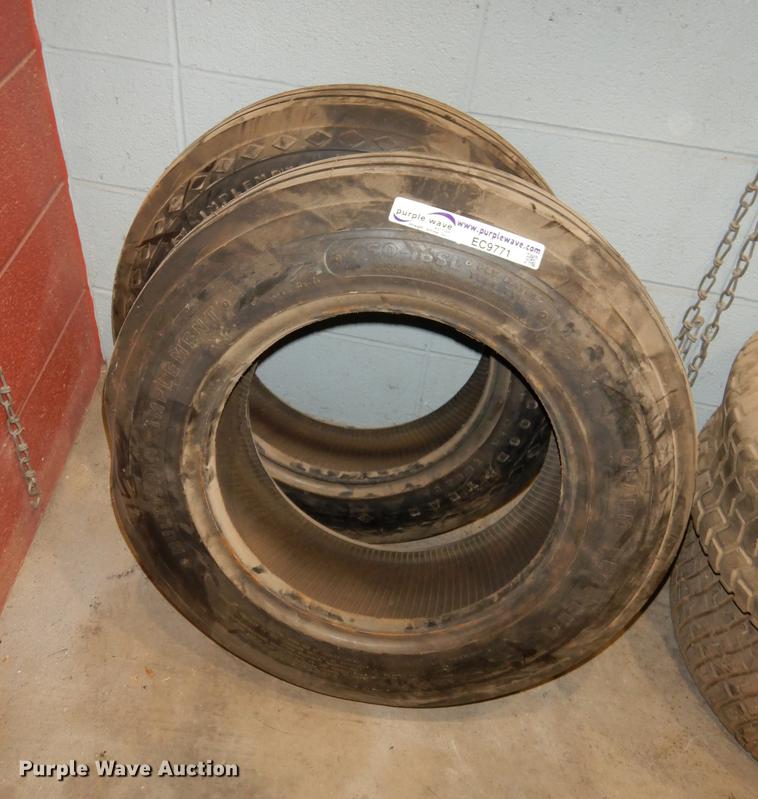 image for item EC9771 (2) implement tires