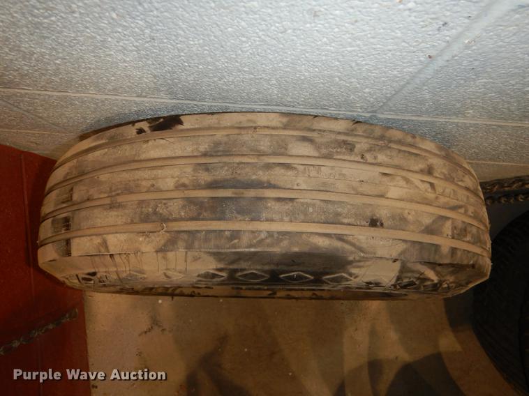 image for item EC9771 (2) implement tires