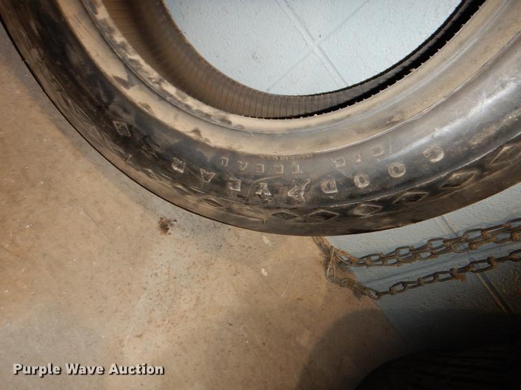 image for item EC9771 (2) implement tires