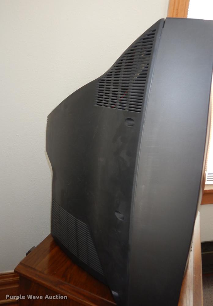 image for item EC9803 Zenith 32" television