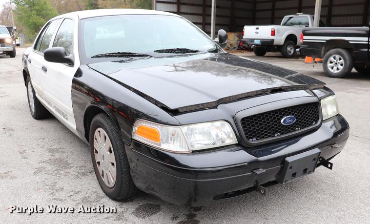 image for item ED9686 2011 Ford Crown Victoria Police Interceptor