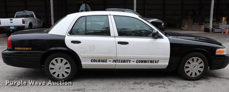 image for item ED9686 2011 Ford Crown Victoria Police Interceptor