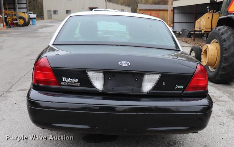 image for item ED9686 2011 Ford Crown Victoria Police Interceptor
