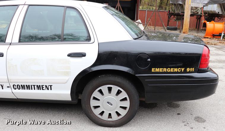 image for item ED9686 2011 Ford Crown Victoria Police Interceptor