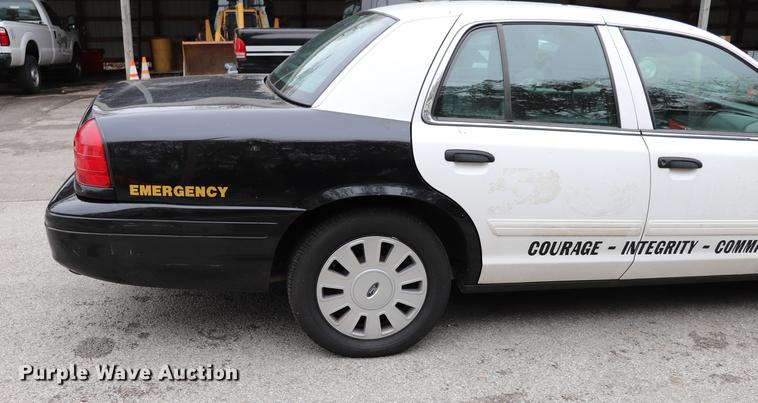 image for item ED9686 2011 Ford Crown Victoria Police Interceptor