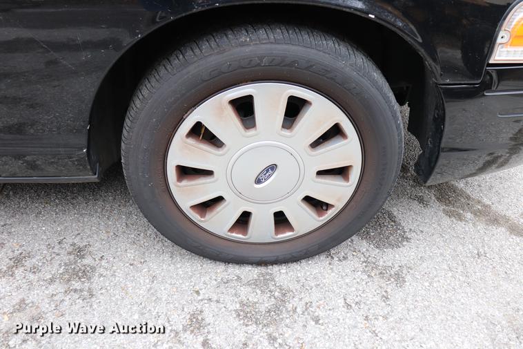 image for item ED9686 2011 Ford Crown Victoria Police Interceptor