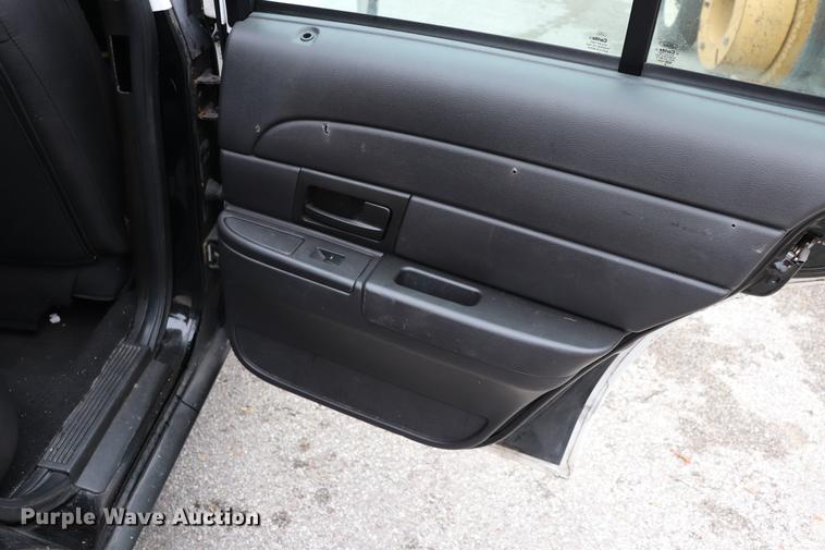 image for item ED9686 2011 Ford Crown Victoria Police Interceptor