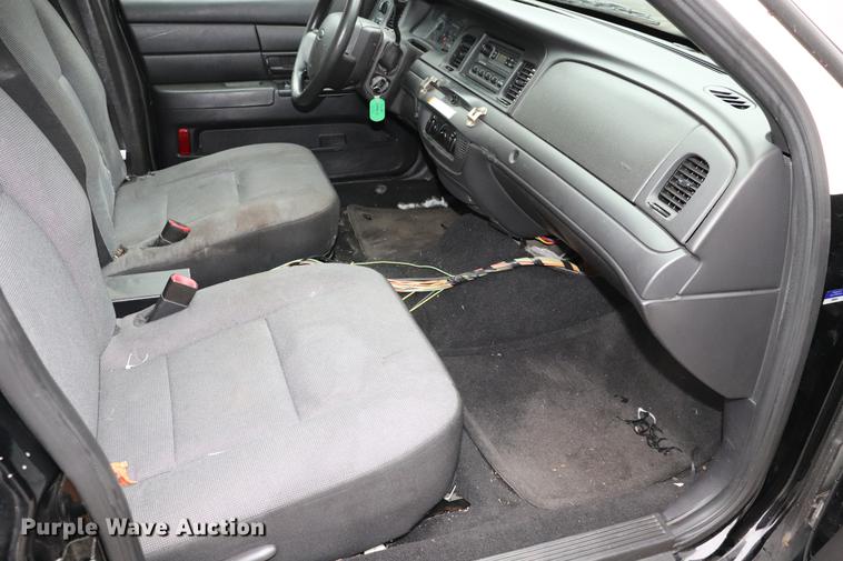 image for item ED9686 2011 Ford Crown Victoria Police Interceptor