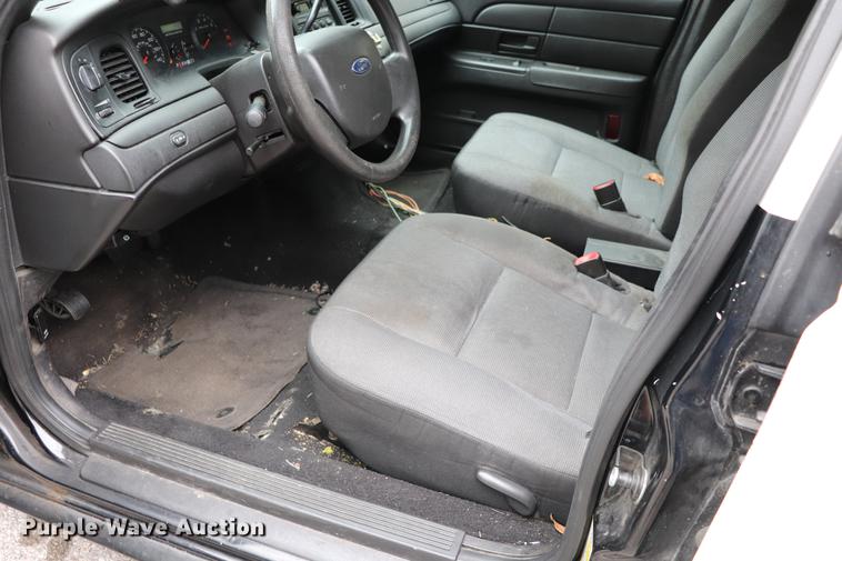 image for item ED9686 2011 Ford Crown Victoria Police Interceptor