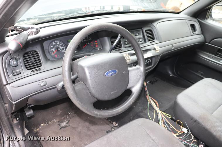 image for item ED9686 2011 Ford Crown Victoria Police Interceptor