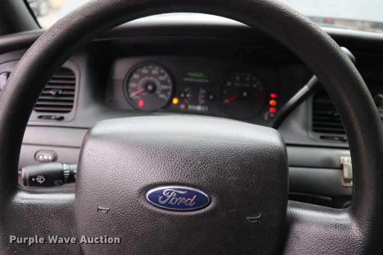 image for item ED9686 2011 Ford Crown Victoria Police Interceptor