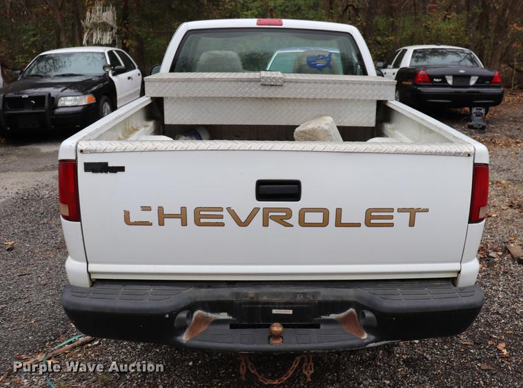 image for item ED9688 1998 Chevrolet S10 pickup truck