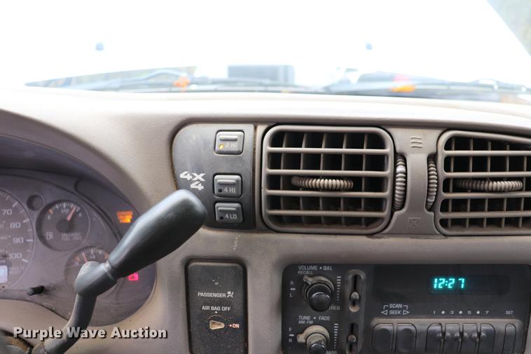 image for item ED9688 1998 Chevrolet S10 pickup truck