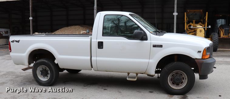 image for item ED9690 2001 Ford F250 Super Duty pickup truck