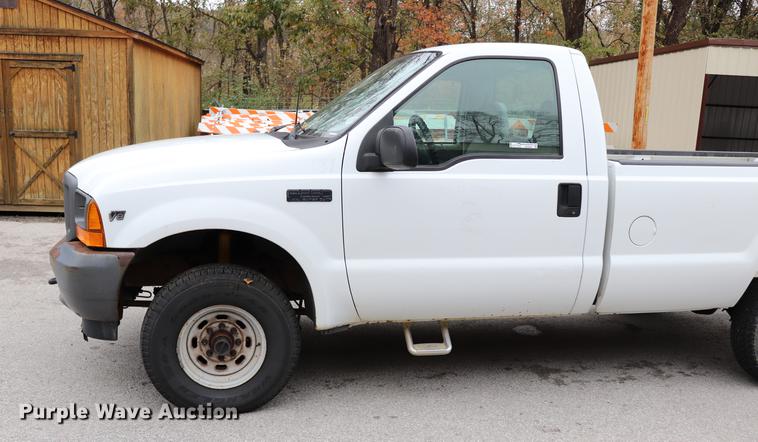 image for item ED9690 2001 Ford F250 Super Duty pickup truck